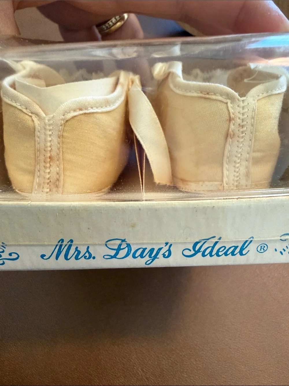 NWT Vintage 1960’s Mrs. Days Ideal Nany Shoe Co. Crib Shoes, size 0, baby/doll